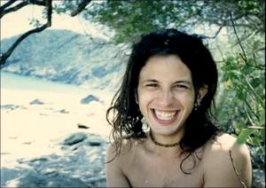 A1cToOwCIAAoFlh.jpg large