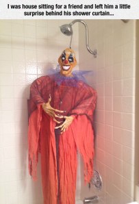 funny-clown-shower-prank