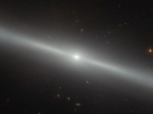 ngc4762_hubble_960