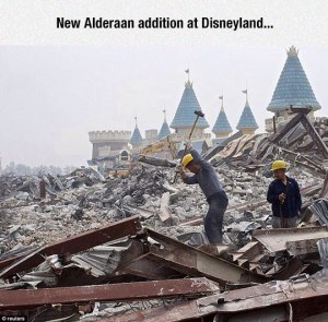 funny-Disney-park-debris-Alderaan-Star-Wars