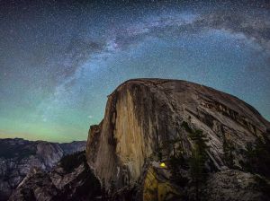 camping-yosemite-night_90166_990x742