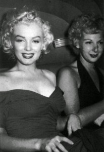 A rare photo of Marilyn Monroe on her way to the premiere of Monkey Business, 1952