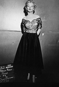 MV5BMTk1NDU4Njc5Ml5BMl5BanBnXkFtZTYwODU2NTM2._V1._SX308_SY450_