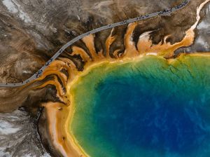 yellowstone-grand-prismatic-aerial_91106_990x742