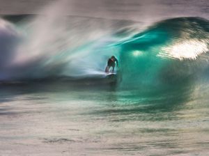 surfing-barrel-wave_91112_990x742
