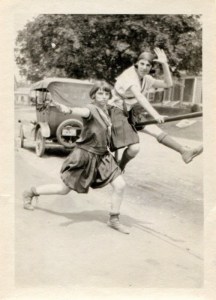 Snapshots_of_Dangerous_Women_13_