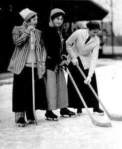 47. Women playing hockey - Toronto, 1910
