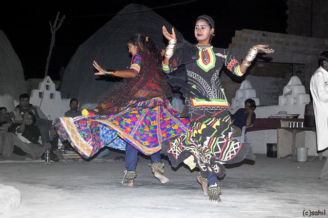 Rajasthan_folk_dance.jpg