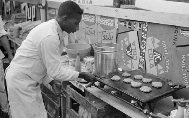 flippin-burgers-louisiana-1938