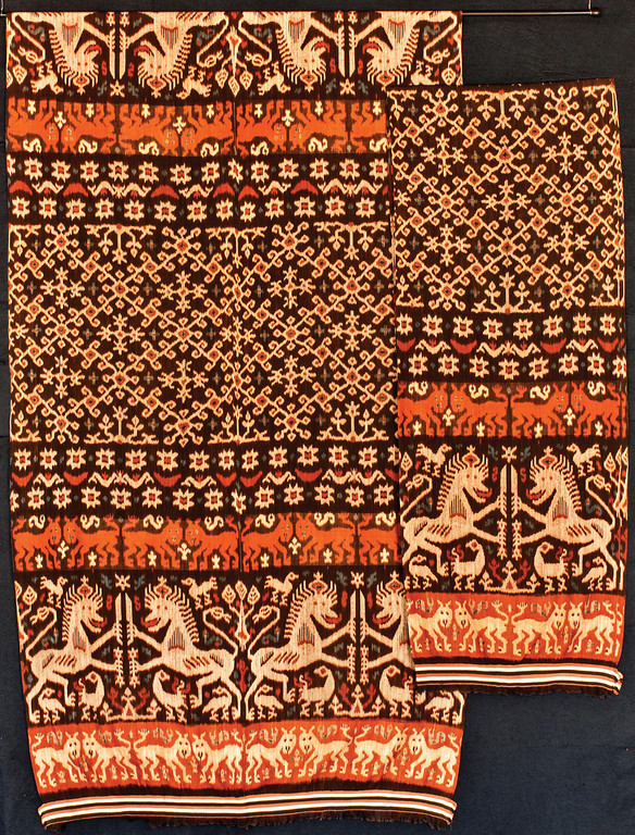 Dancing Threads Dancing Threads HINGGI SUM